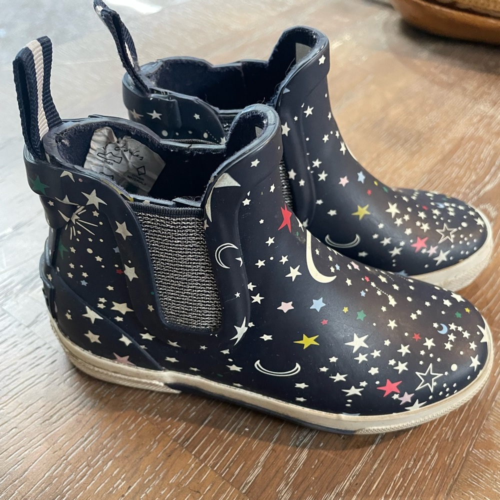 Joules rain boot. Toddler size 9. Excellent condition.